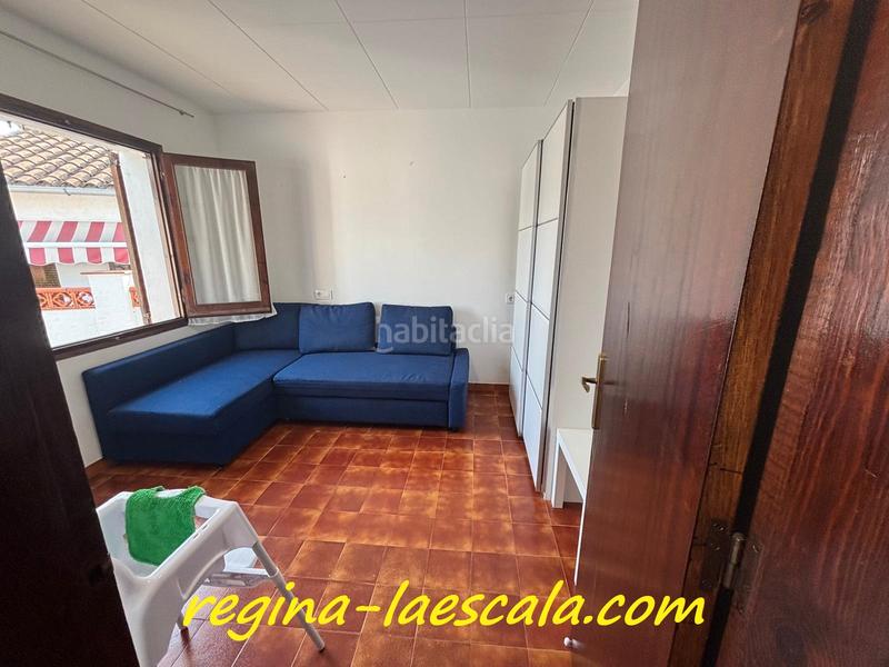 Foto a836f9b9-4067-4eb2-8954-4a1558c34225. Chalet casa independiente de planta baja con piscina privada en Escala (L´)
