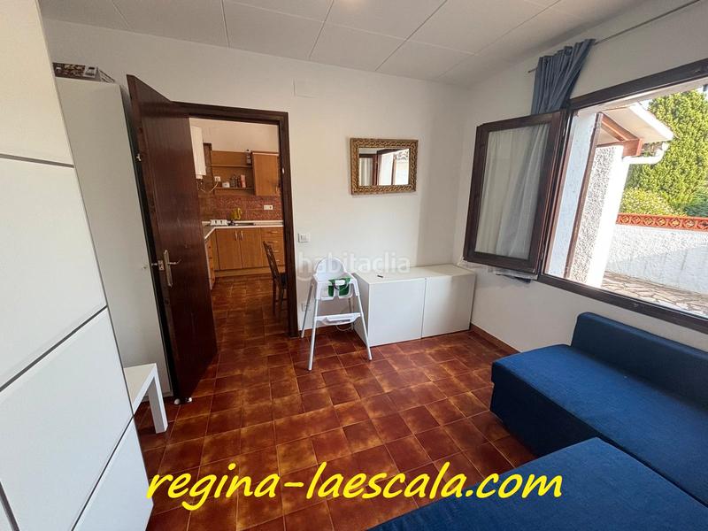 Foto cd35a8c5-62a9-4afa-a93b-6453ec5ba044. Chalet casa independiente de planta baja con piscina privada en Escala (L´)