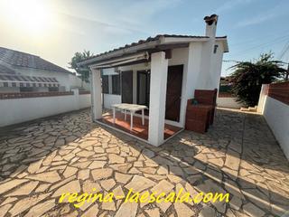 Chalet  Carrer armallada. Casa independiente de planta baja con piscina privada