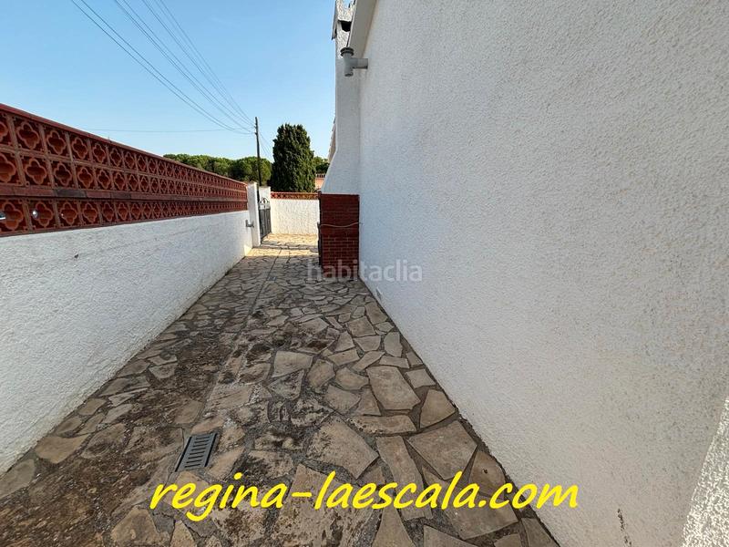 Foto f2d97039-c80f-4875-9afe-b488fbdd6f92. Chalet casa independiente de planta baja con piscina privada en Escala (L´)
