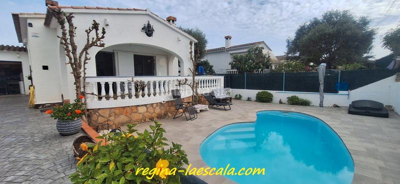 Foto 6d0c9252-a177-41ea-b503-bb496075673d. Chalet avec parking piscine dans Riells Escala (L´)