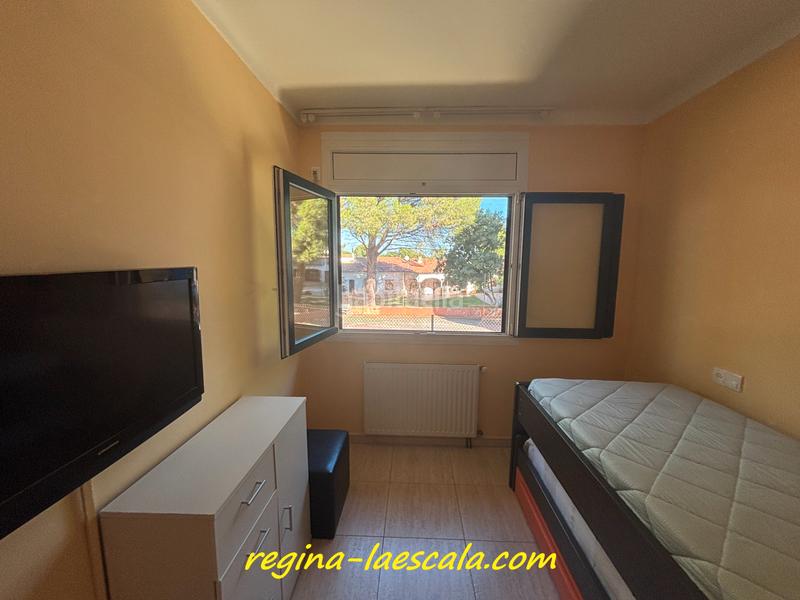 Foto 90bc2ffa-60f4-43b1-8032-c604f32b516c. Xalet amb calefacció aparcament piscina a Riells Escala (L´)