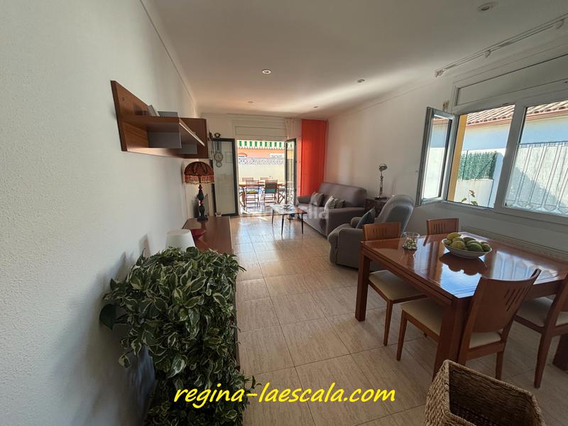 Foto 97042c11-f1a9-4e77-a5f8-a5c84c763bd0. Xalet amb calefacció aparcament piscina a Riells Escala (L´)