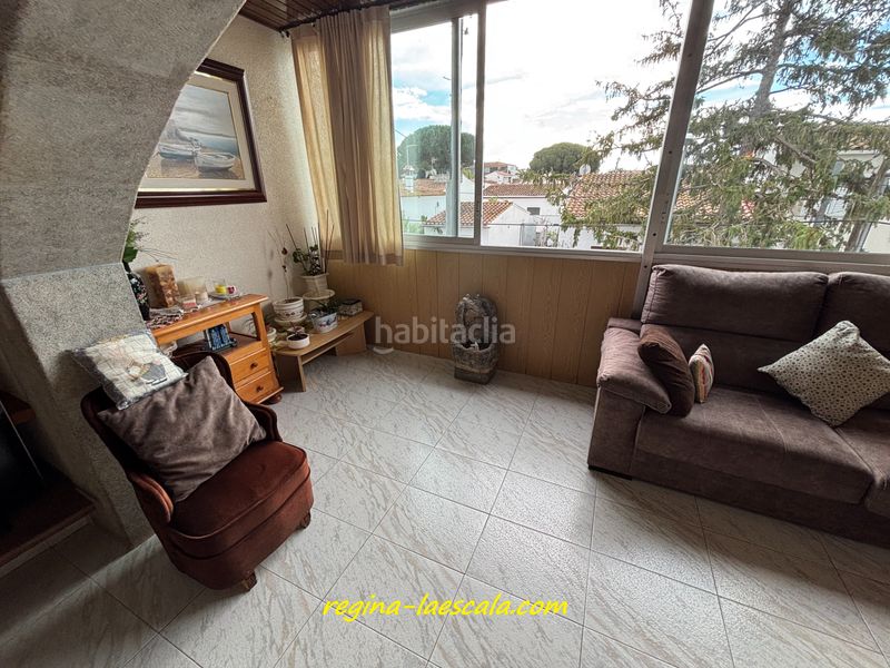 Foto 41d33ce4-b1c2-49dd-8d36-74c927451c89. Casa adossada amb xemeneia calefacció aparcament a Escala (L´)