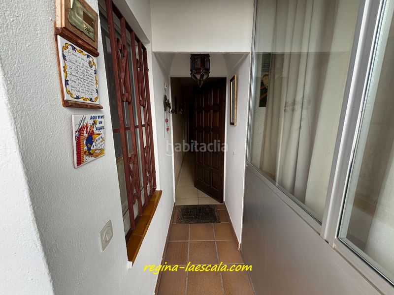 Foto 76928361-32db-4ab6-80a6-b72e8d4c4560. Casa adossada amb xemeneia calefacció aparcament a Escala (L´)