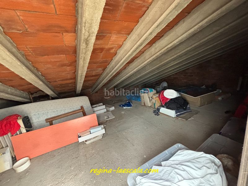 Foto 94a92422-56c9-4cc9-bdb8-220dfa06e72f. Casa adossada amb xemeneia calefacció aparcament a Escala (L´)