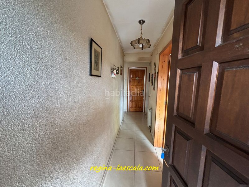 Foto b0530814-be1c-4567-8703-1e6df70eea5e. Casa adossada amb xemeneia calefacció aparcament a Escala (L´)