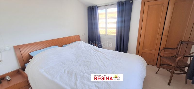 Foto 2262bb04-1912-453e-af5b-be9555fc2378. Àtic amb calefacció aparcament a Nucli Antic Escala (L´)