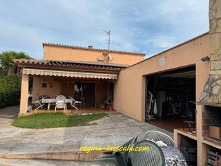 Chalet  Carrer muntanya rodona. Una espaciosa casa en un lugar con mucha calma.