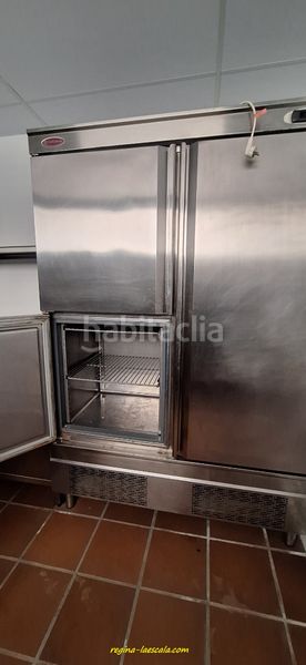 Foto 45c4e6f7-13a6-41bb-9581-237c375af8d2. Local comercial alquiler y/o compra de una pizzeria en una ubicación privilegiada. en Estartit