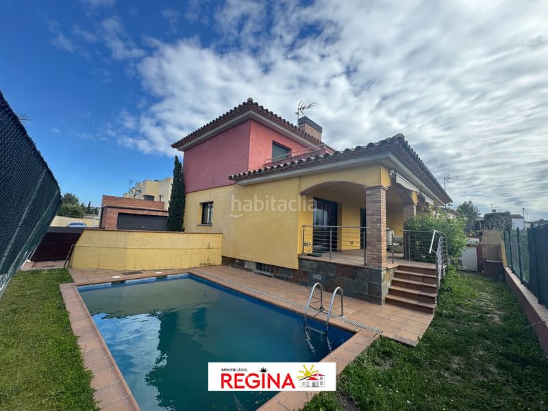 Foto 8b999e42-3aea-46ee-922c-3cfe3aa63491. Casa amb calefacció aparcament piscina a Riells Escala (L´)