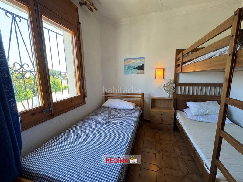 Foto 3f4de68a-73e1-4457-b4f7-10b7a2662408. Casa adossada amb calefacció aparcament a Riells Escala (L´)