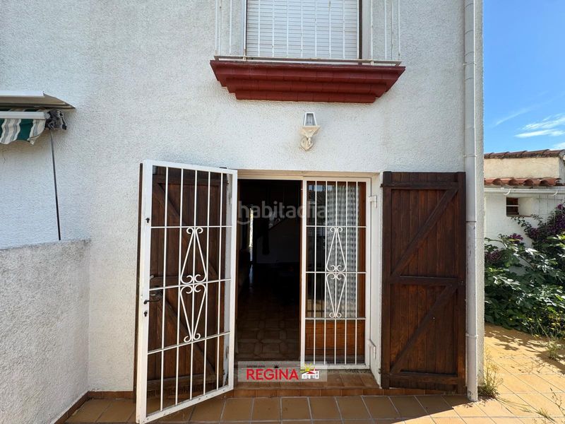 Foto 66c1b304-3202-4276-86d8-bb63cb20a9b2. Casa adossada amb calefacció aparcament a Riells Escala (L´)