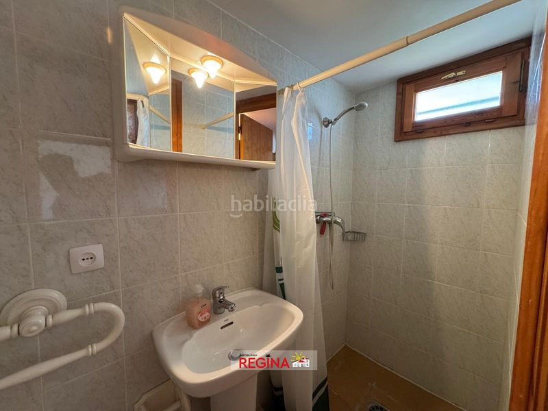Foto c0ed3799-d8a0-4203-8e91-7e710d93859f. Casa adossada amb calefacció aparcament a Riells Escala (L´)