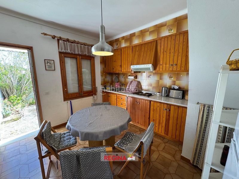 Foto fd9e1a43-64af-42d3-b1cd-a3b7a9904f02. Casa adossada amb calefacció aparcament a Riells Escala (L´)