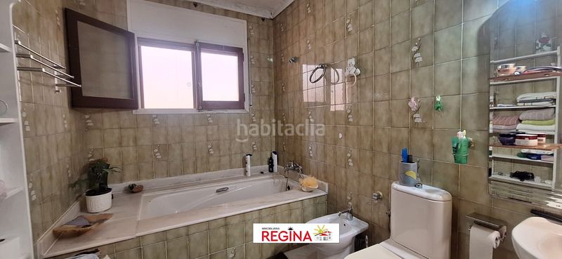 Foto 3cb5b74f-88e9-4b0f-bb74-5357d749c1e2. Xalet amb xemeneia a Eixample Residencial Escala (L´)