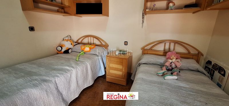 Foto b59b90e6-0c8a-4b57-975a-526d3df414ad. Xalet amb xemeneia a Eixample Residencial Escala (L´)