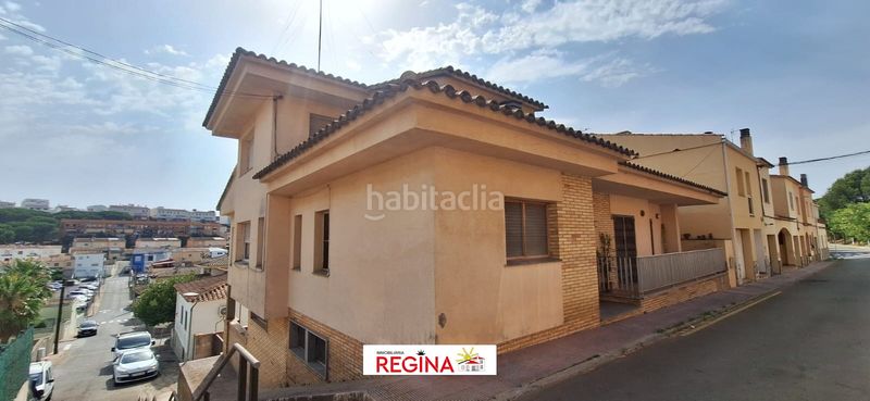 Foto cde604cb-a8f6-40f4-afc6-d0624be82330. Xalet amb xemeneia a Eixample Residencial Escala (L´)
