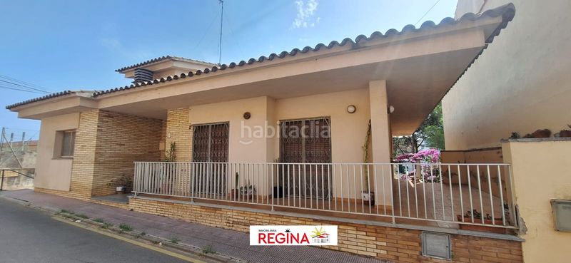 Foto d24a568a-419e-4da9-abb9-2ad89438b4ec. Xalet amb xemeneia a Eixample Residencial Escala (L´)