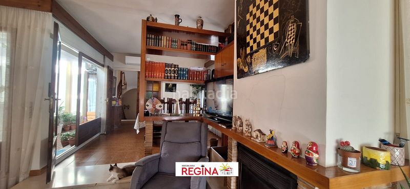 Foto f5dc2be0-b1fa-424c-ad87-748631553465. Xalet amb xemeneia a Eixample Residencial Escala (L´)