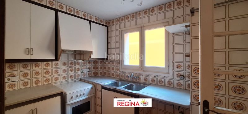 Foto 5885ede6-030f-471c-b445-e949ff4bf63a. Apartament amb xemeneia a Nucli Antic Escala (L´)