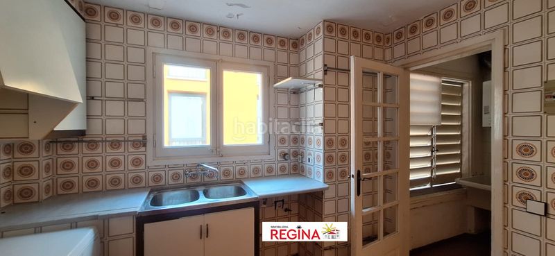 Foto c6f0b78c-ca3d-455f-b873-87358e871ea7. Apartament amb xemeneia a Nucli Antic Escala (L´)