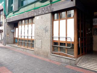 Lloguer Local Comercial  Carrer d'higini angles. Amplio local situado en zona muy céntrica. este local ofrece muc