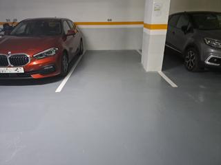 Car parking in N/a 15. Parking en zona céntrica para coche mediano a pocos minutos anda