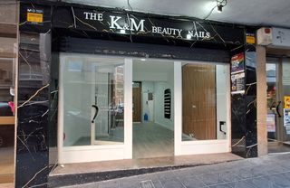 Alquiler Local Comercial en Carrer de francesc bastos 3. Local pequeño y económico en zona céntrica