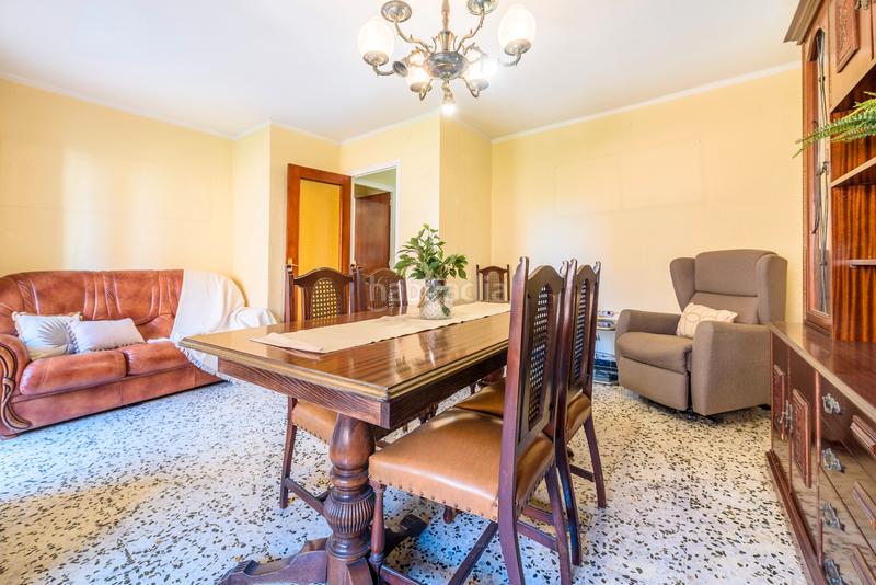 Foto b1b88092-f532-44d3-b150-58b18ccd7b7f. Piso oportunidad: piso amplio y luminoso en avenida cataluña en Tarragona