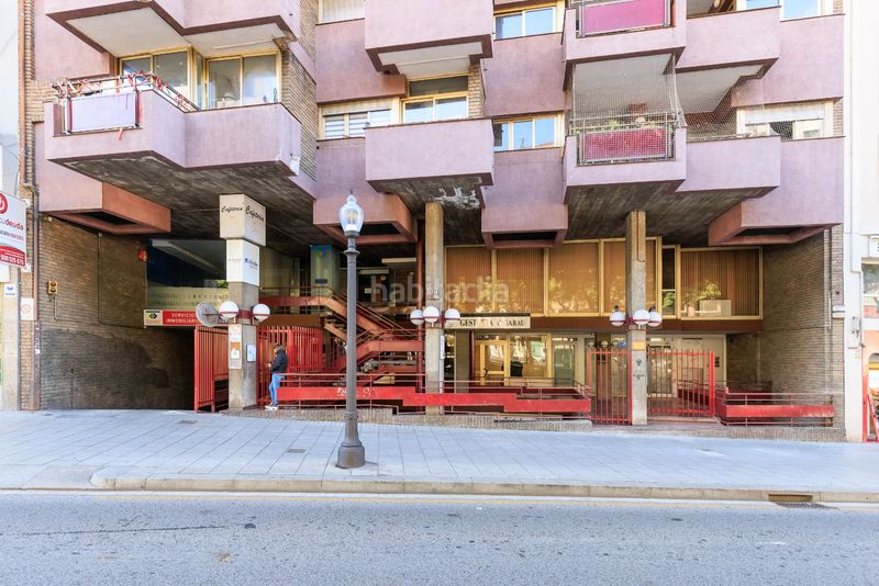 Foto 1270f7e6-fea0-4041-81f3-fbc6efad73e7. Pis amb xemeneia calefacció aparcament a Eixample Tarragona