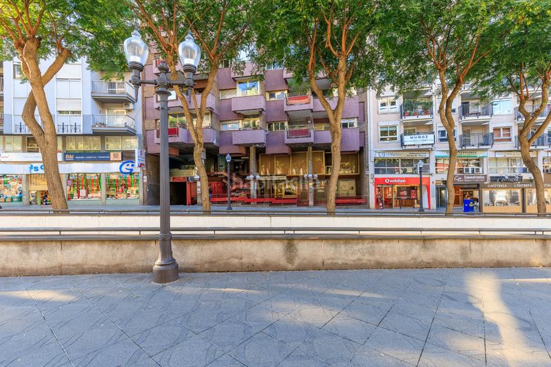 Foto b9ba7c9a-903d-4914-9993-e24fd560a8f9. Pis amb xemeneia calefacció aparcament a Eixample Tarragona