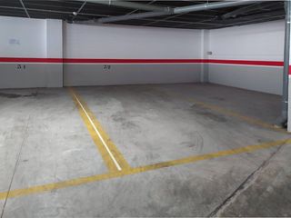 Miete Autoparkplatz in Carrer de smith 46. Parquing grande para coche