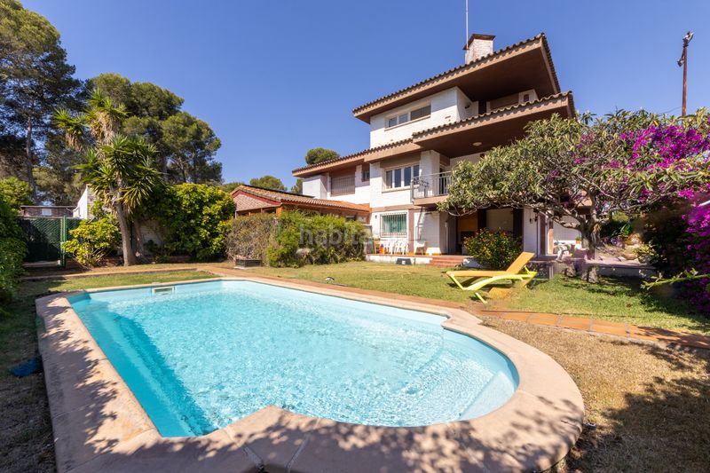 Foto 4848e647-6a25-491b-8e5c-59c36f91c25f. Casa adossada amb xemeneia piscina a pla de maset - cap de Salou Salou