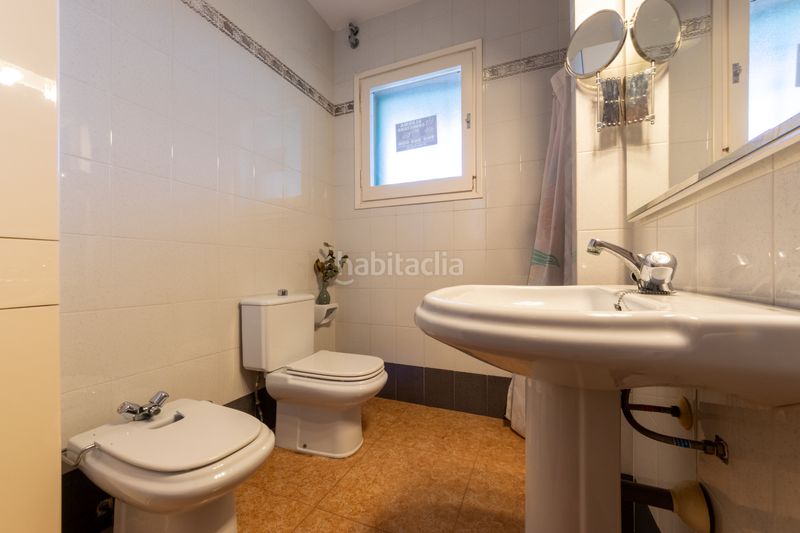 Foto 5189ffff-7625-4d94-83b7-08bcd6d1efd8. Casa adossada amb xemeneia piscina a pla de maset - cap de Salou Salou
