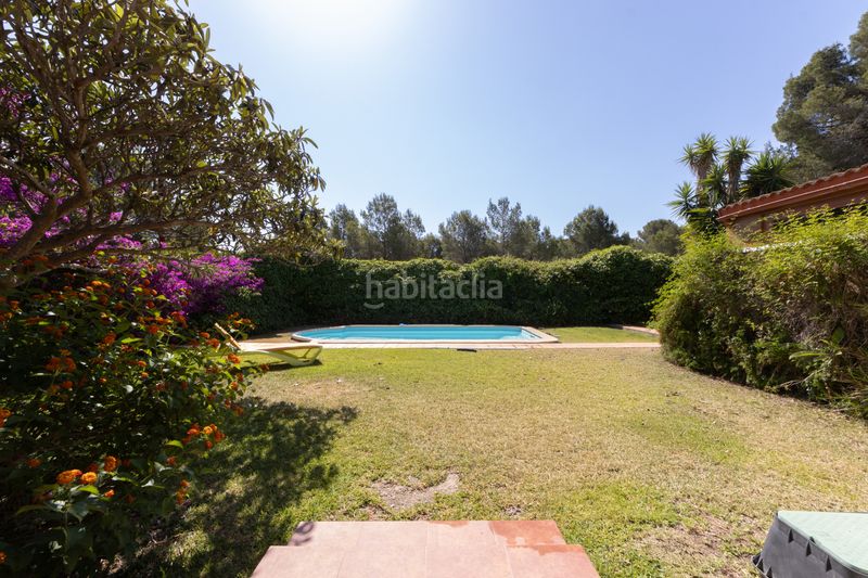 Foto 60b6b8d9-7dab-4654-8f02-6c0ee8f1f884. Casa adossada amb xemeneia piscina a pla de maset - cap de Salou Salou