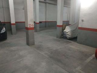 Aparcament cotxe a Centre. Aparcamiento en venta en avda. vidal i barranquer.