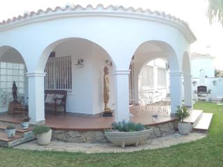 Xalet a La Dorada. Chalet en venta en urbanización  el dorado, 3 dormitorios.