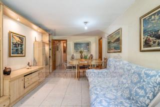 Piso en Centre. Piso en venta en avda. pere ceremoniós, 3 dormitorios.