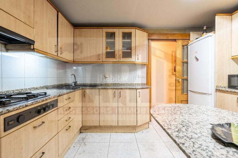 Foto 0b2b7d69-a257-4167-b1fa-f8a2e13500b6. Piso  en venta en avda. pere ceremoniós, 3 dormitorios. en Reus