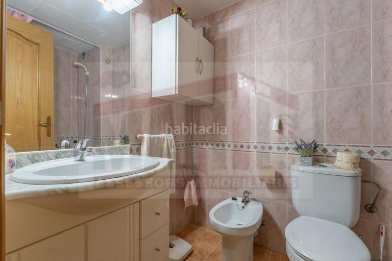 Foto 04ea3d2d-dc55-4904-8246-1aa8acba3978. Piso  en venta en barrio niloga, 4 dormitorios. en Reus