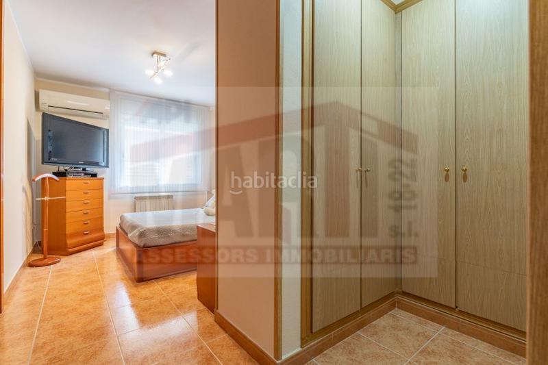 Foto 7b998221-efeb-4fac-ab5c-91fa68a720db. Piso  en venta en barrio niloga, 4 dormitorios. en Reus