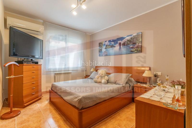 Foto e27e107d-6ae2-4abe-82bd-d53c7718b098. Piso  en venta en barrio niloga, 4 dormitorios. en Reus