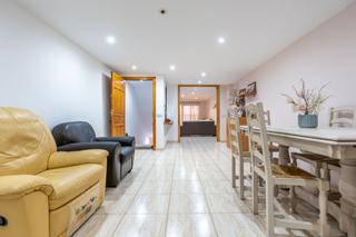 Maison à Riudoms. Casa en venta en riudoms, 4 dormitorios.