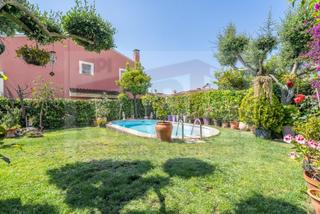 Maison jumelée à Els Ametllers. Adosado en venta en urbanización  vilafortuny, 3 dormitorios.