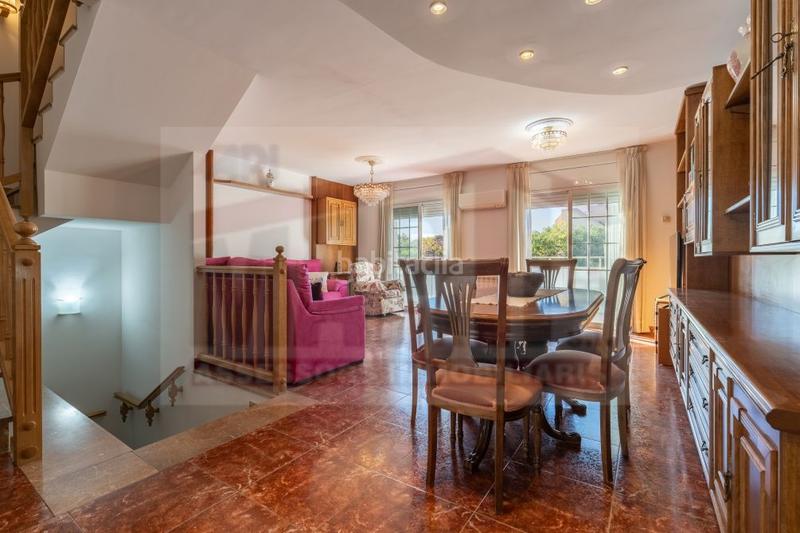 Foto 0dc328ec-2f37-4ee8-be03-533f944237b8. Casa adosada adosado en venta en avda. pere ceremoniós, 5 dormitorios. en Reus