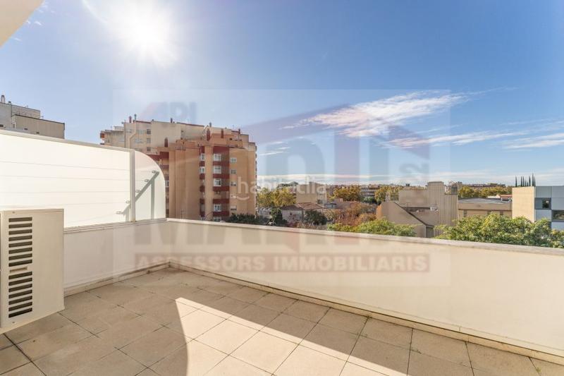 Foto 6fb5cccc-fcc0-49b1-8932-a54668fa9534. Casa adosada adosado en venta en avda. pere ceremoniós, 5 dormitorios. en Reus