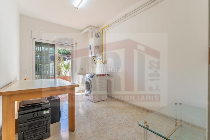 Foto 8e378b88-9213-4302-a0b4-b9aa97a93542. Casa adosada adosado en venta en avda. pere ceremoniós, 5 dormitorios. en Reus