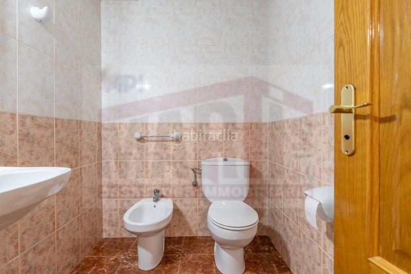 Foto 9e14520d-d2d7-498d-a4c2-49e549985182. Casa adosada adosado en venta en avda. pere ceremoniós, 5 dormitorios. en Reus