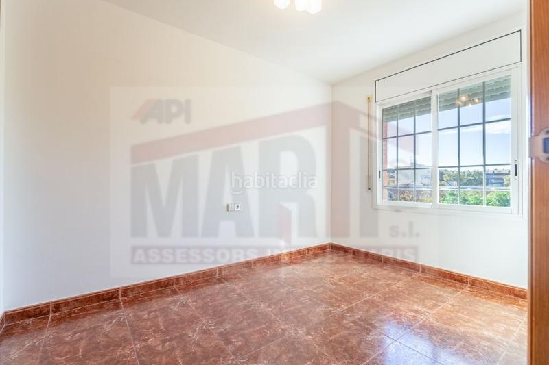 Foto ab8b0a21-b4a0-4ff6-92e6-0c768a03a786. Casa adosada adosado en venta en avda. pere ceremoniós, 5 dormitorios. en Reus